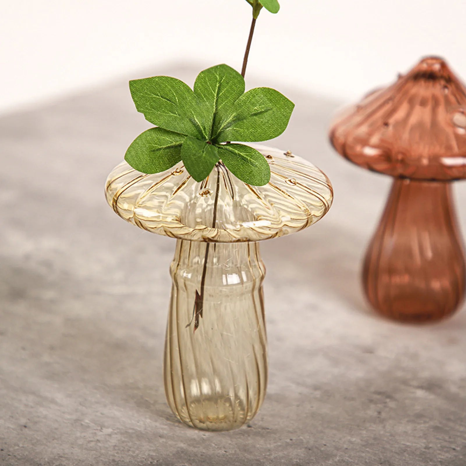 Florero Hongo de Vidrio — El detalle que transforma una repisa