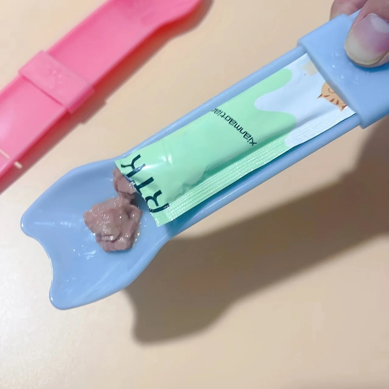 Cuchara Dispensadora de Snacks para Gatos