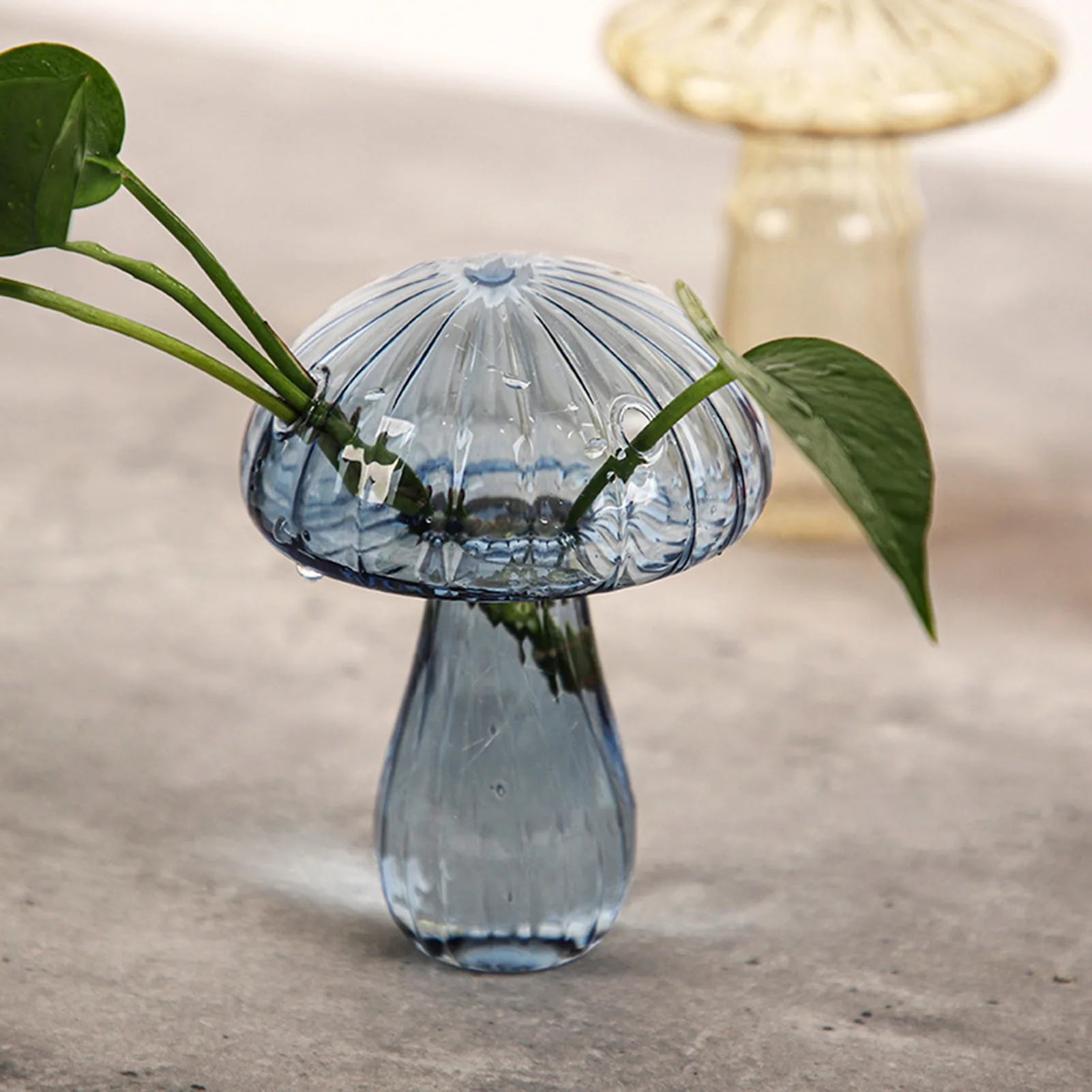 Florero Hongo de Vidrio — El detalle que transforma una repisa