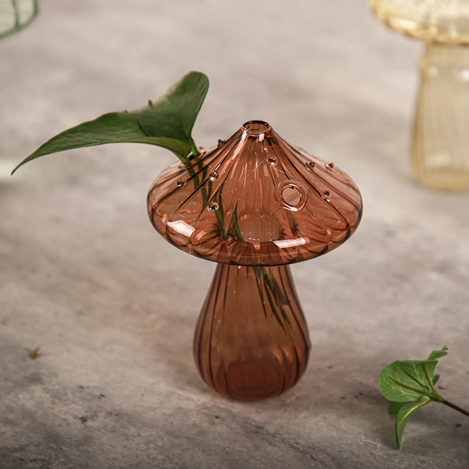 Florero Hongo de Vidrio — El detalle que transforma una repisa