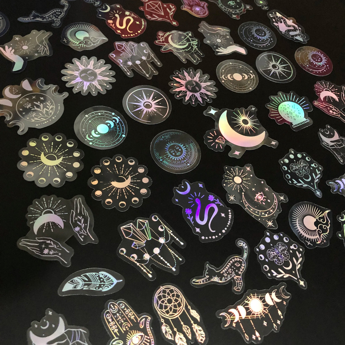 Stickers Holográficos Místicos |  Dale un toque mágico a tus espacios y accesorios.✨
